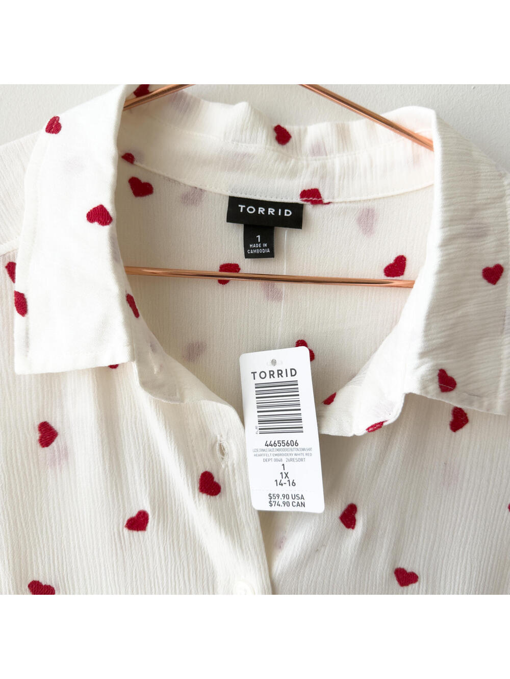 NWT Torrid White Crinkle Gauze Button-Down Shirt Red Heart Embroidery Size 1X - Picture 2 of 6